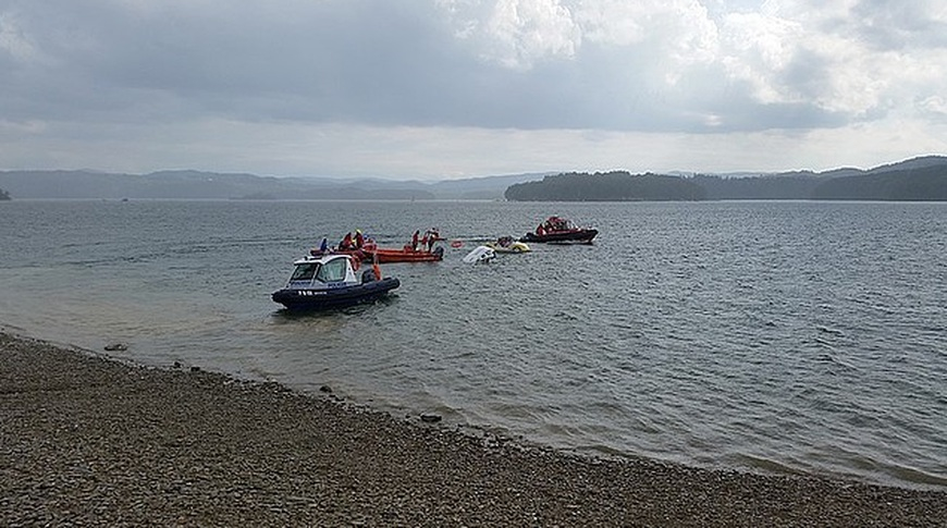 Akcja ratunkowa na Jeziorze Solińskim. Tonęła łódź z żeglarzami