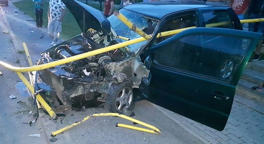 Koszmarny wypadek w Przysietnicy, bariera przebiła auto na wylot [ZDJĘCIA]