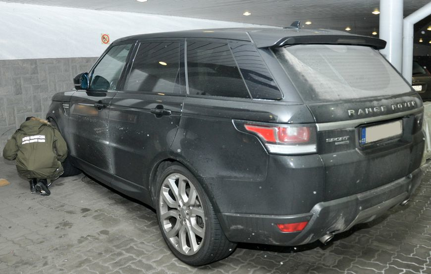 Kradziony Land Rover o wartości 450 tys. zatrzymany przez pograniczników [ZDJĘCIA]