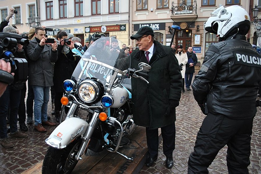 Rzeszowscy policjanci otrzymali nowego Harleya-Davidsona [ZDJĘCIA]