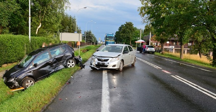 Zderzenie czterech aut w Iwoniczu. Pięć osób poszkodowanych [ZDJĘCIA]