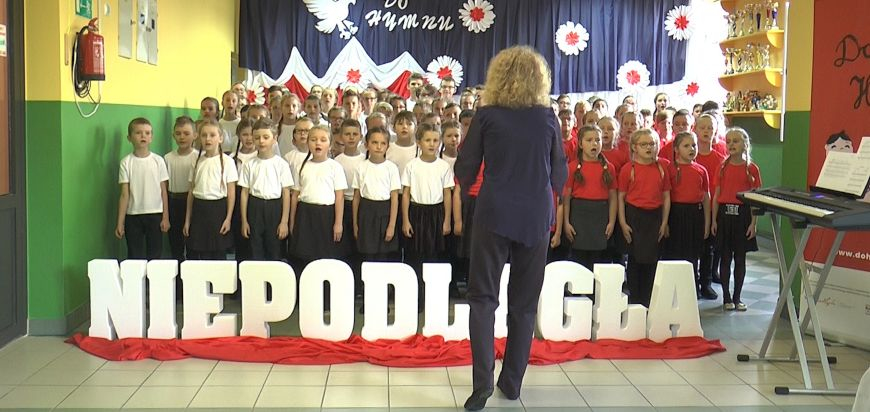SP w Zmiennicy włączyła się w ogólnopolskie śpiewanie hymnu państwowego [FILM HD]
