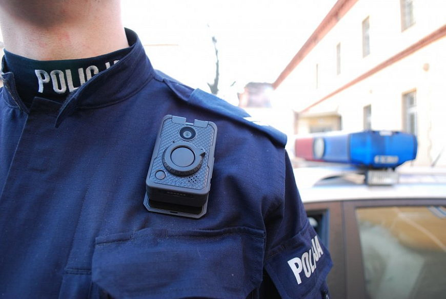 Kamery trafiły na mundury rzeszowskich policjantów