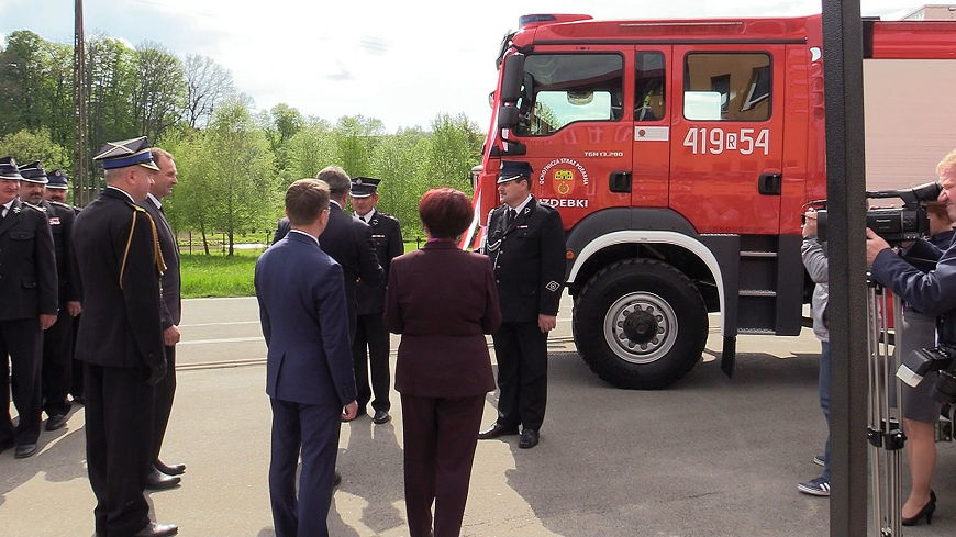 Nowy wóz bojowy dla Ochotniczej Straży Pożarnej w Izdebkach [FILM]
