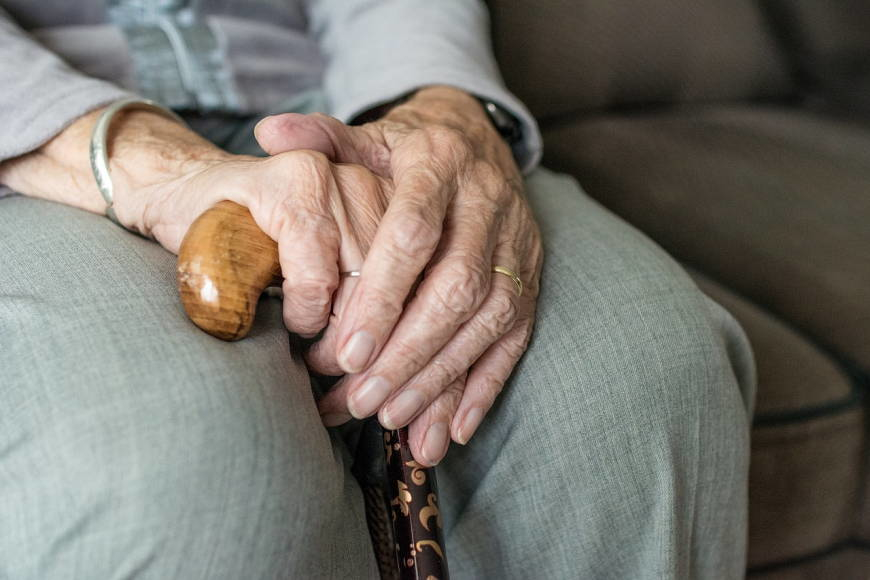 100-latkowie na Podkarpaciu otrzymują świadczenia honorowe