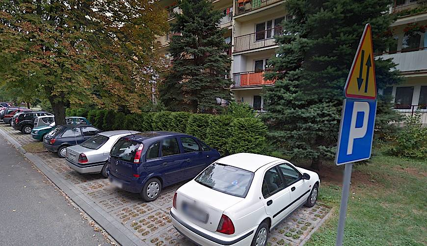 Kto ukradł na parkingu przy ul. Bielawskiego cztery kołpaki od fiata tipo? Policja apeluje o pomoc