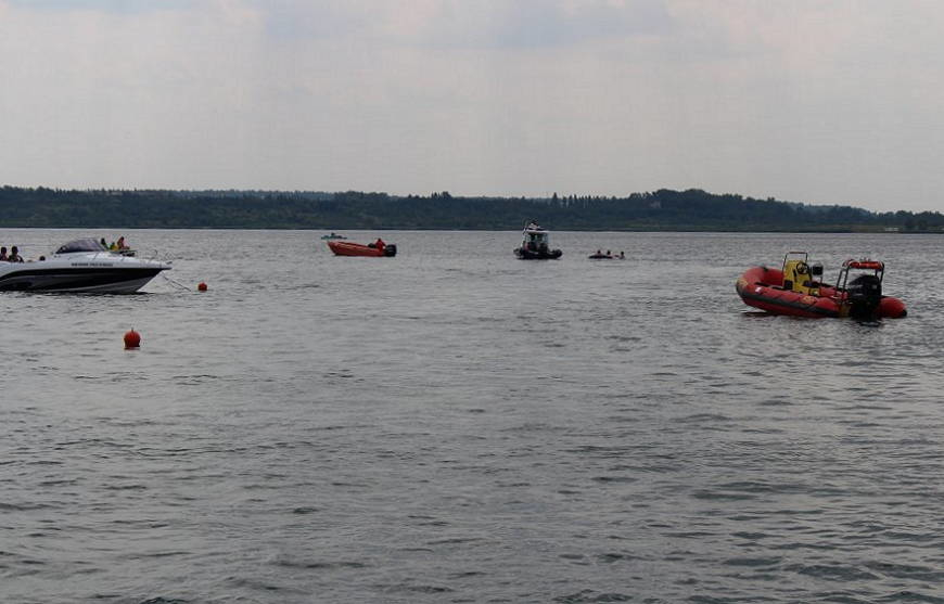 Ratując życie kolegi, sam utonął w Jeziorze Tarnobrzeskim. Odnaleziono zwłoki 22-latka