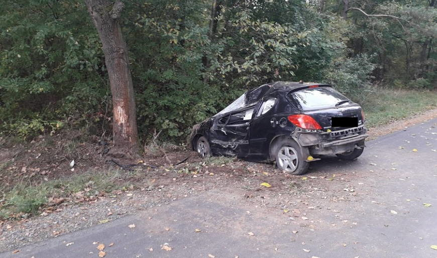 Wypadek w Grochowem. Nie żyje 59-letni kierowca peugeota 207