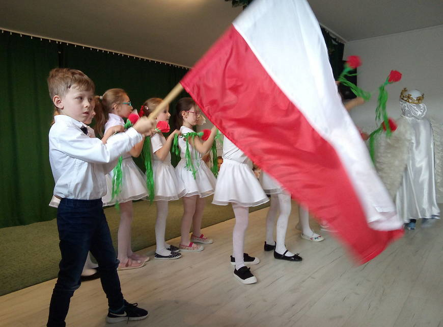 ,,Chociaż dopiero jestem przedszkolakiem, dobrze już wiem, że jestem Polakiem”- obchody Święta Niepodległości w Przedszkolu Samorządowym Nr 1 w Brzozowie