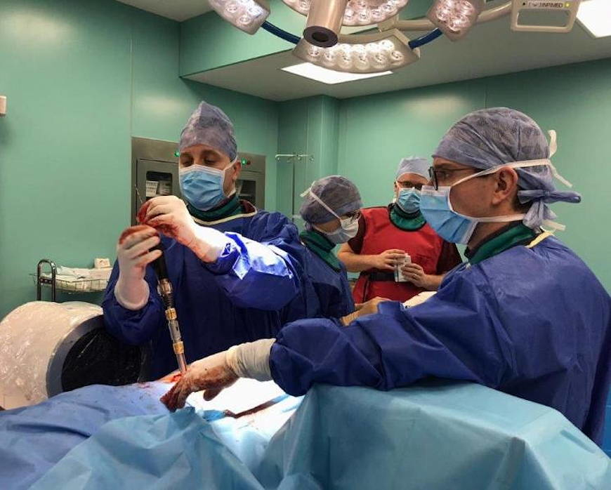Nowość w SP ZOZ Sanok: operacje stenozy kręgosłupa lędźwiowego od stycznia przeprowadzane są nowoczesną techniką