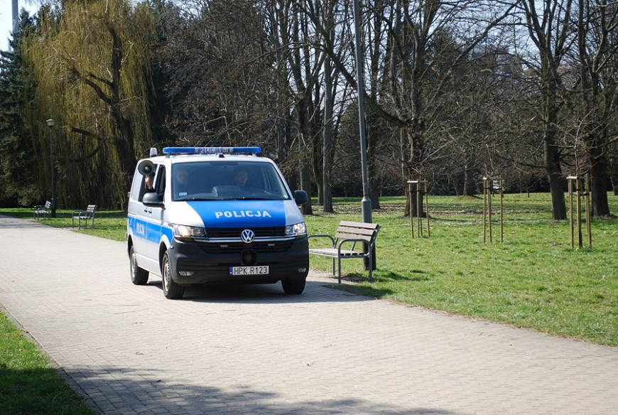 Rzeszowscy policjanci apelują o pozostanie w domach