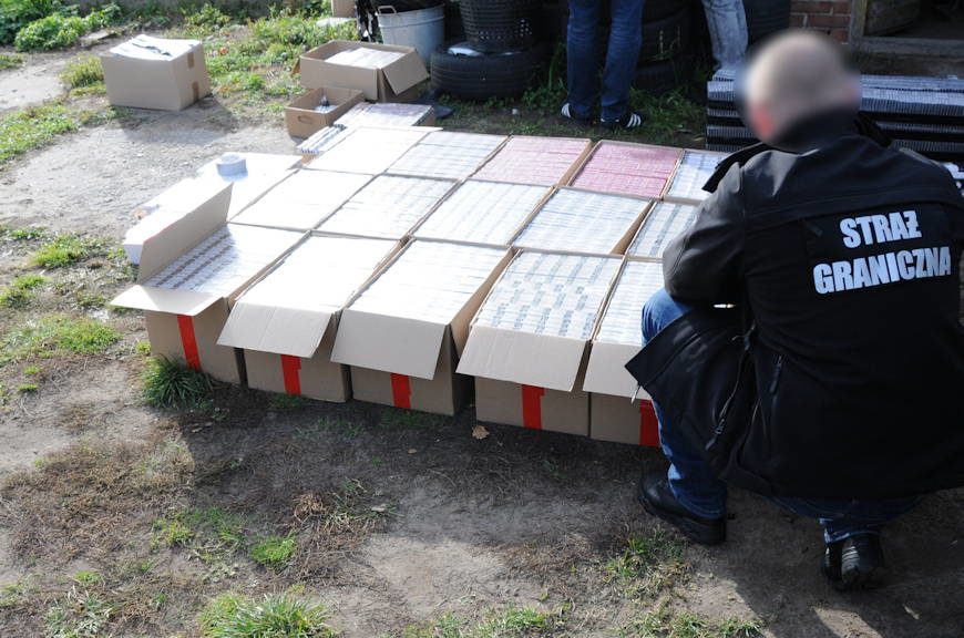 Straż Graniczna na Podkarpaciu ujawniła nielegalne papierosy o wartości 145 tys. złotych