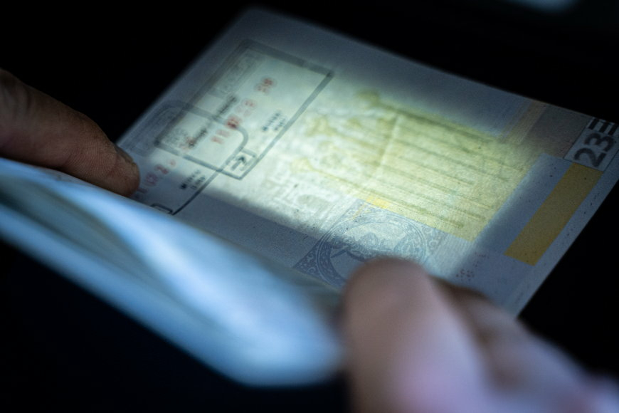 Fikcyjne stemple w paszportach cudzoziemców