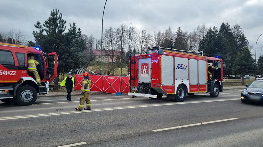 Tragiczny wypadek na ul. Krakowskiej w Sanoku. Nie żyje 84-letni mężczyzna [ZDJĘCIA]