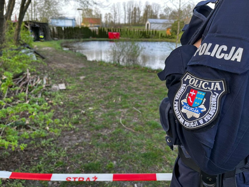 Tragedia w Przyłęku: 40-letni mężczyzna utonął w stawie [ZDJĘCIA]