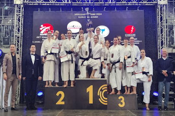 Wielki sukces Karateków Akademii Sportu Chikara z Rzeszowa [ZDJĘCIA]