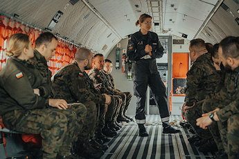 Żołnierze NZPR z Podkarpacia doskonalili umiejętności współpracy ze śmigłowcem Mi-8 [ZDJĘCIA]